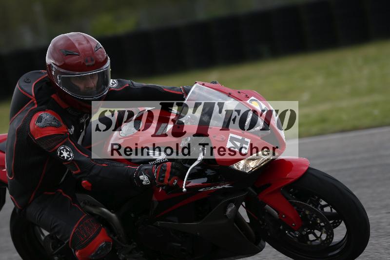 /Archiv-2025/10 23.04.2025 Cornu Master School ADR/rot-rouge/42